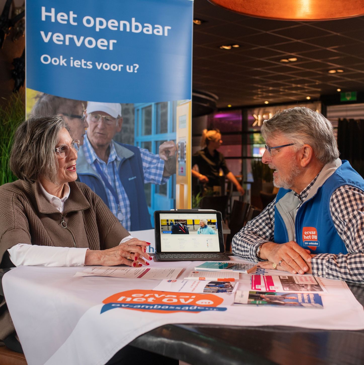Foto: Heeft u binnenkort een gezellig dagje weg gepland? Ga eens met het openbaar vervoer!